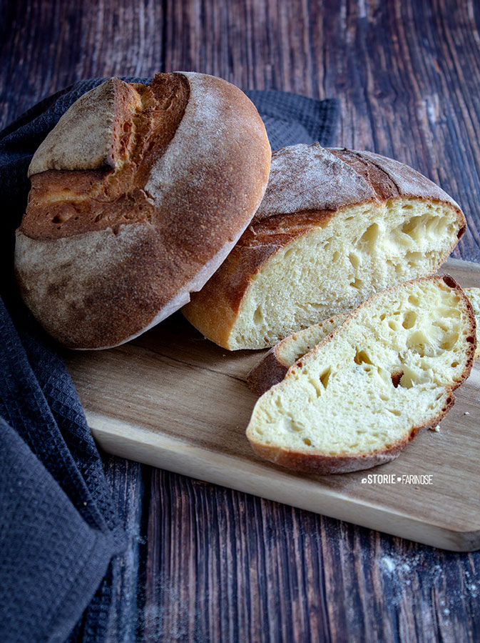 pane di altamura con semola tagiato